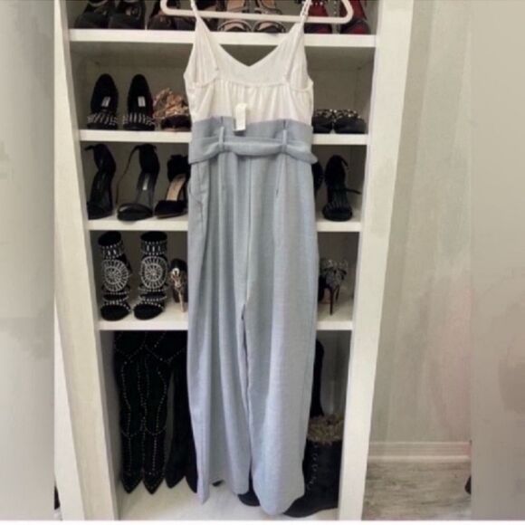 NWT BLUE JUMPSUIT WITH POCKETS Size Small - Picture 9 of 12